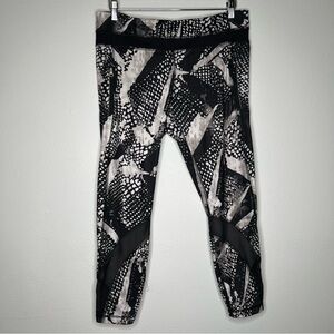 Lululemon Black and White Women’s SZ 12  Leggings